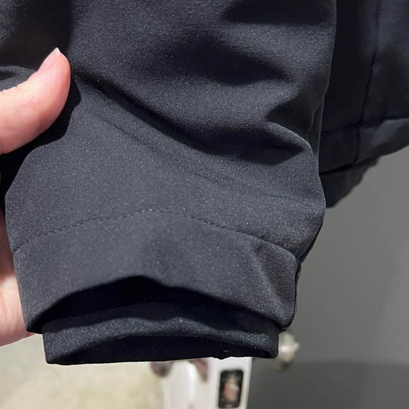 The North Face Women's Black Jacket coat windwall - Picture 2 of 14